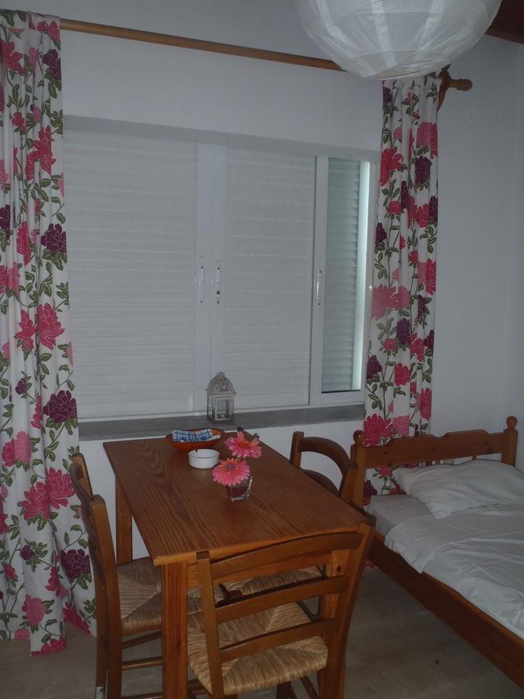 Sea Shell Apartments Pirgos Psilonerou Екстериор снимка