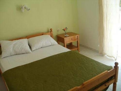 Sea Shell Apartments Pirgos Psilonerou Екстериор снимка
